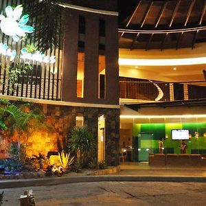Sun City Suites